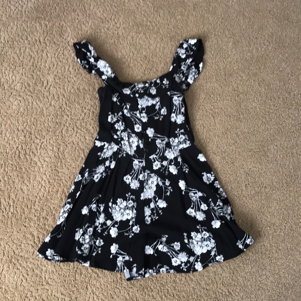 Floral Urban Outfitters Romper 🌟